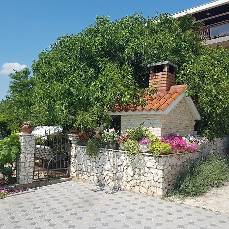 Apartment Adis Шибеник Екстер'єр фото
