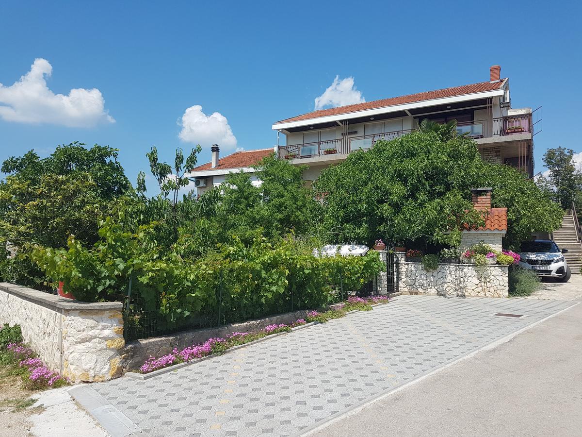 Apartment Adis Шибеник Екстер'єр фото
